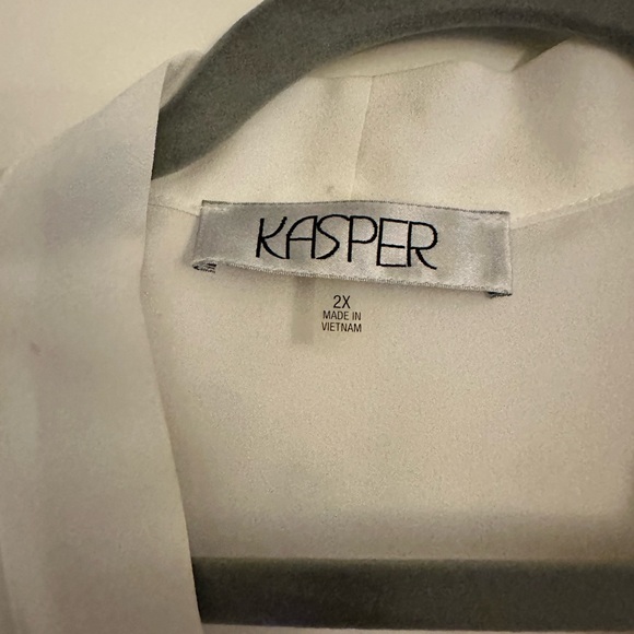 Kasper Womens Bow Neck Ruffle Blouse Size 2X White great used condition - Picture 3 of 5
